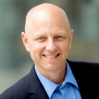 Porträtfoto von Erik Lederer