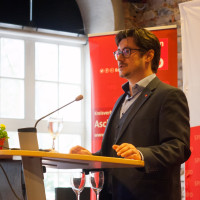 Genossinnen und Genossen des SPD Unterbezirks und Stadtverbands Aschaffenburg mit der Ehrengastrednerin Natascha Kohnen