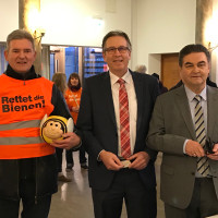 SPD-Erstunterzeichner des Volksbegehrens in Aschaffenburg (v.r. OB Klaus Herzog, Bürgermeister Jürgen Herzing)
