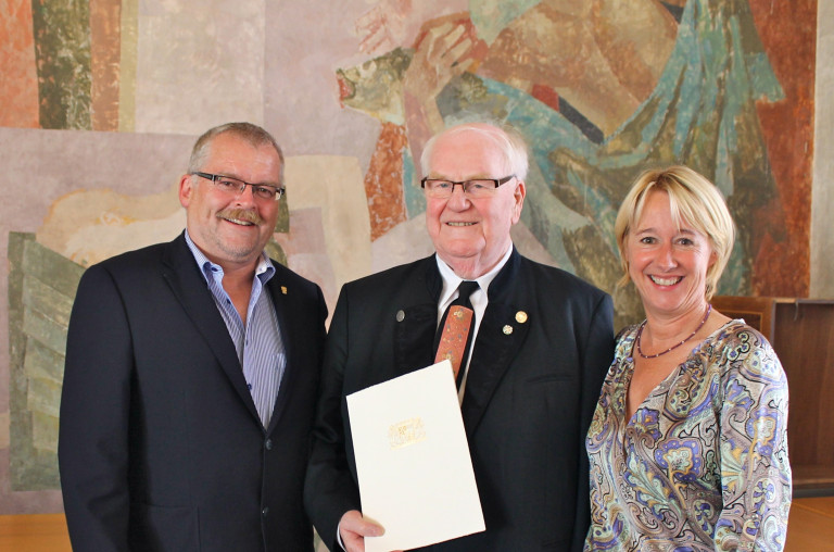 Ehrenzeichen für Hartwig Loh