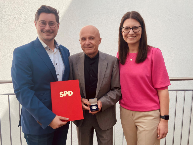 230422_Henke Willy Brandt Medaille