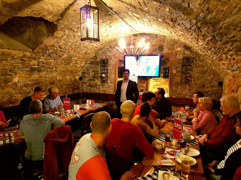 Unser Vorsitzender Manuel Michniok eröffnet den Abend